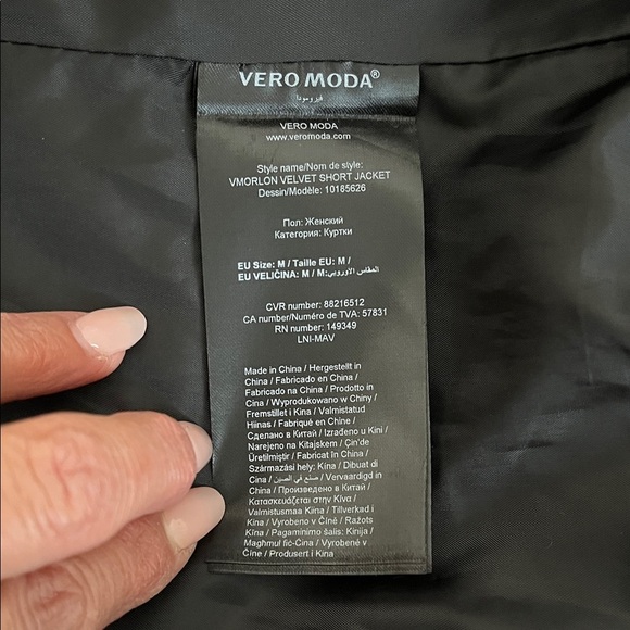 VERO MODA NWOT Black Velvet Moto Jacket Lined, Size M - Picture 12 of 13
